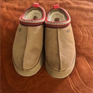 ugg taz size 8